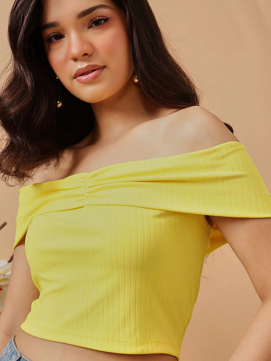 Chic Off-Shoulder Top for Women’s Wardrobe