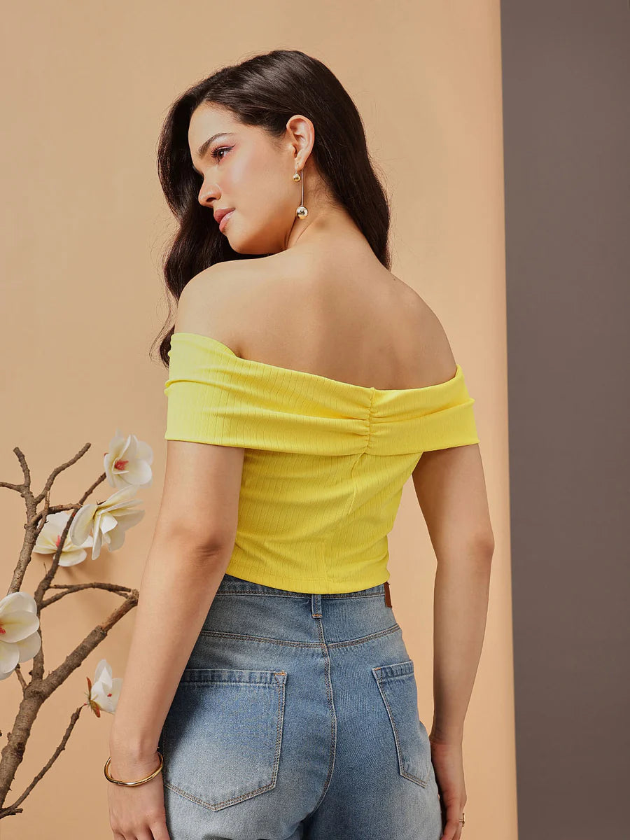 Chic Off-Shoulder Top for Women’s Wardrobe