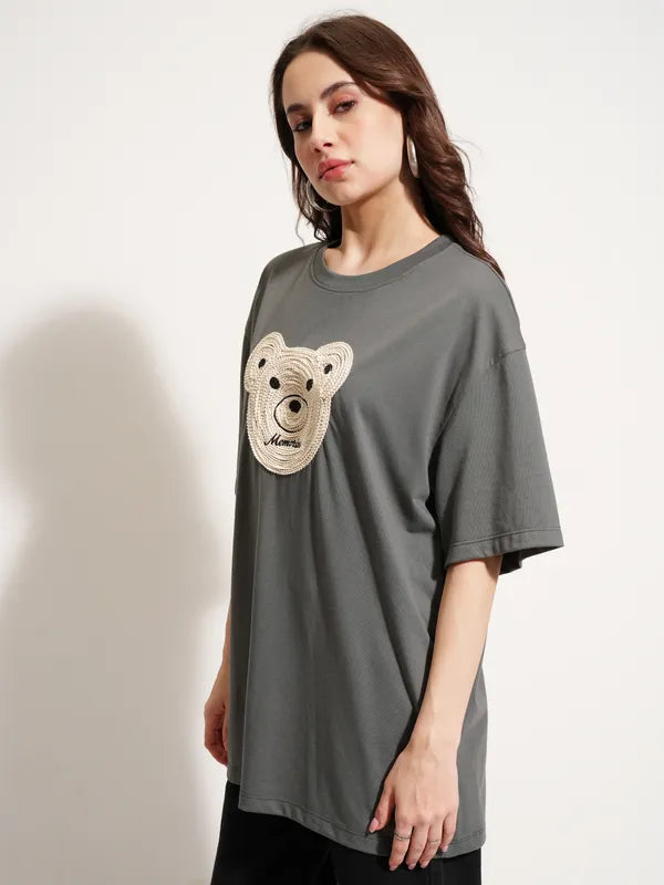 Lightweight Women’s Grey Applique Oversized T-Shirt with Soft Fabric for All-Day Comfort