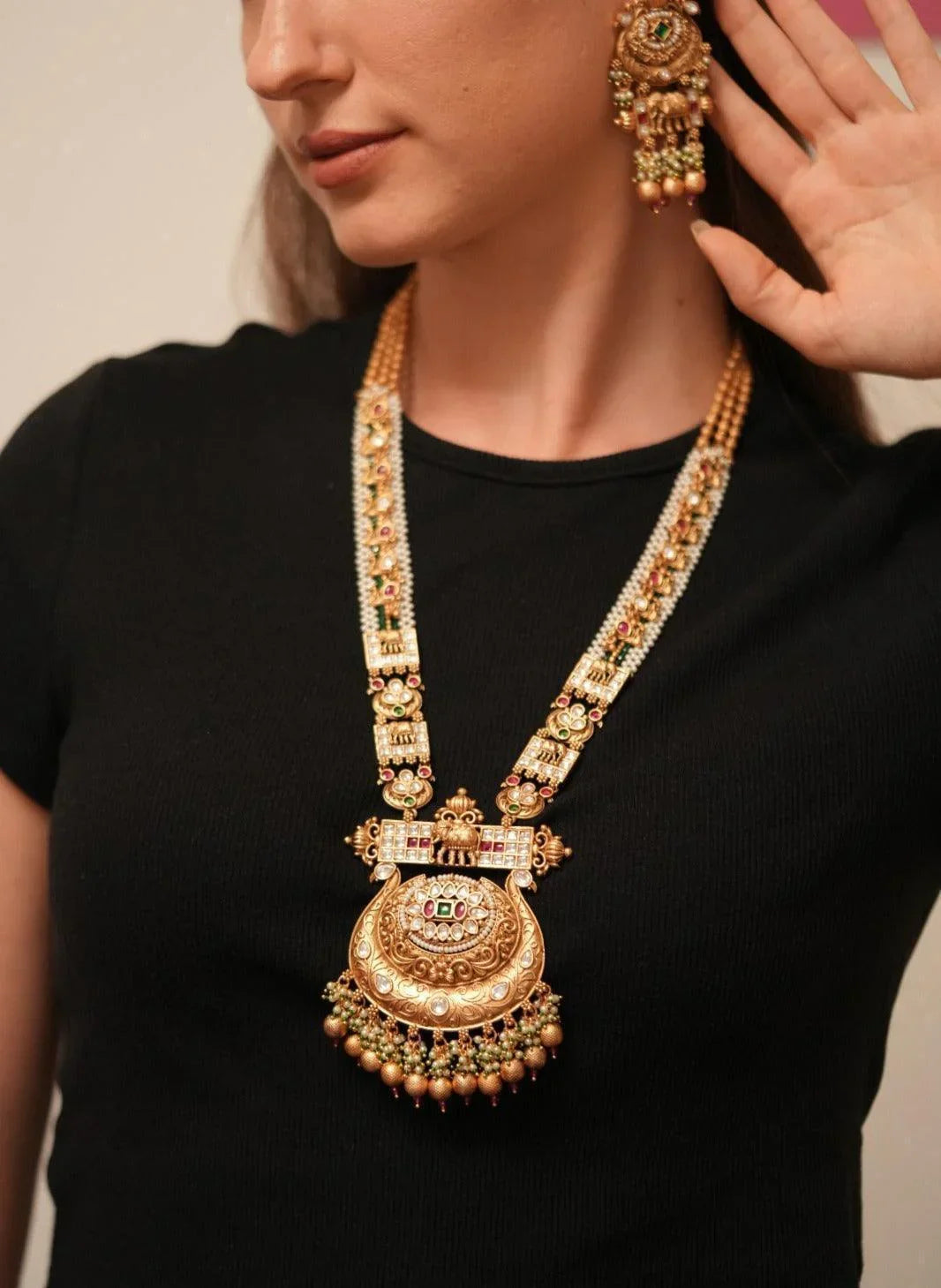 Stunning Long Gold Haar Set Traditional Jewelry for Women Ideal for Ceremonies