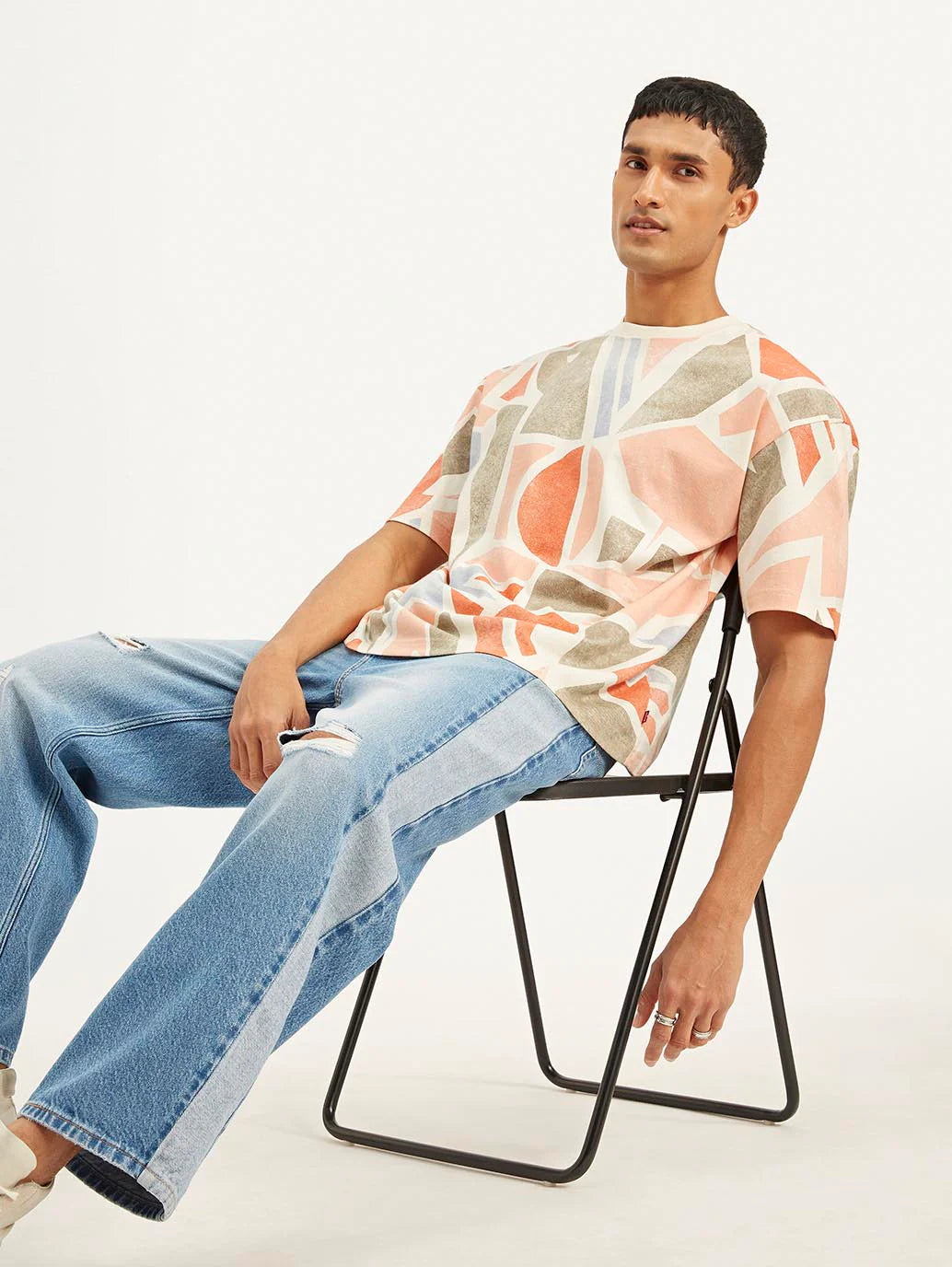 Street Fashion Loose Fit Cotton T-Shirt for Men with Bold Graphic Print