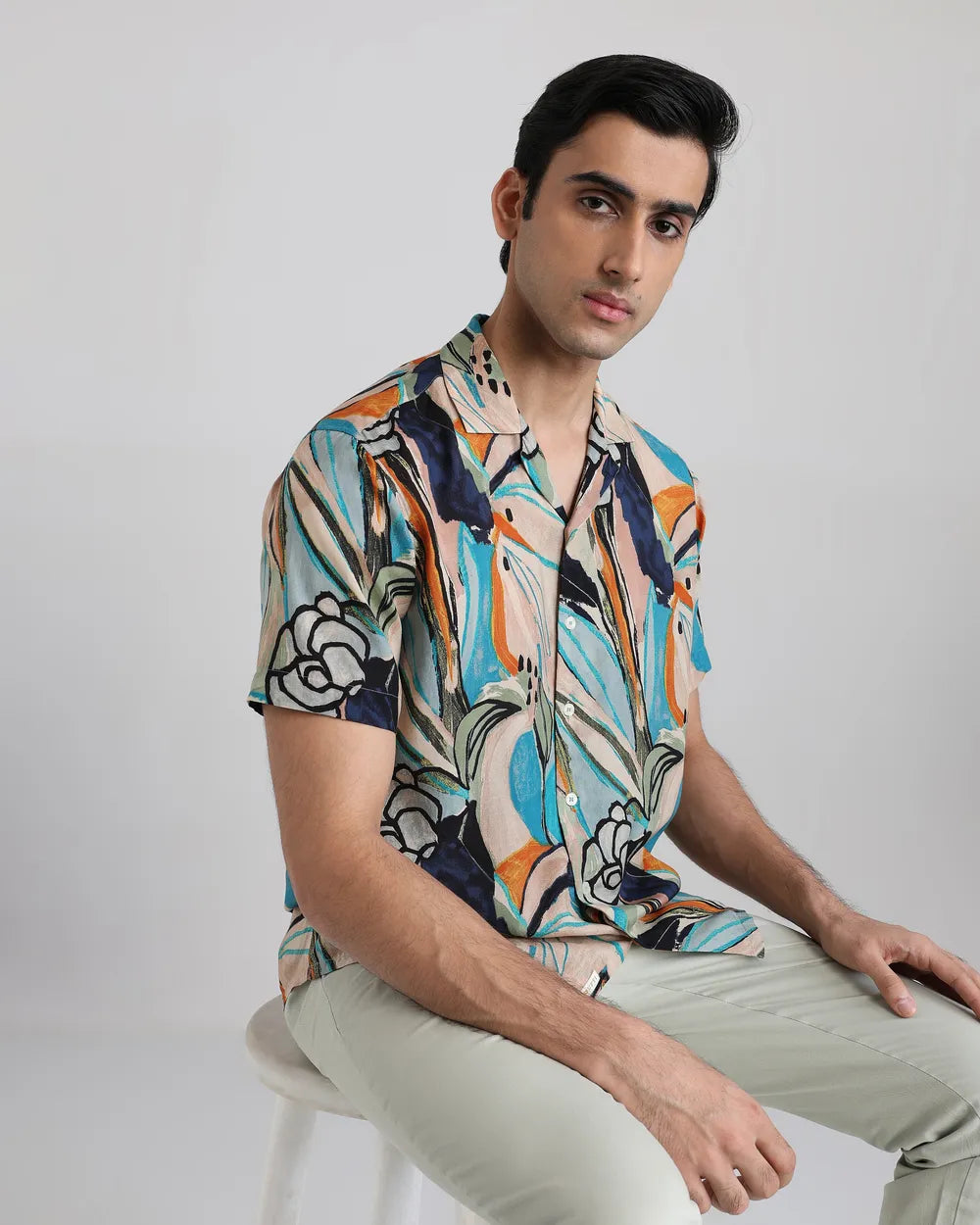Stylish Men’s Multi Resort Print Relaxed Fit Casual Shirt Breathable Cotton Shirt Ideal for Vacation, Beach, and Travel