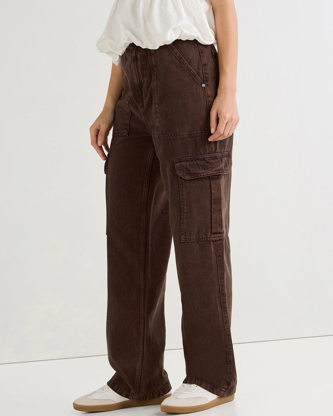 Women’s Trendy Brown Straight Fit Acid Wash Cargo Jeans for Casual and Street Style